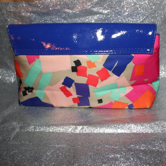 Shoshanna For Elizabeth Arden New York Make up Travel Cluth - Picture 2 of 11